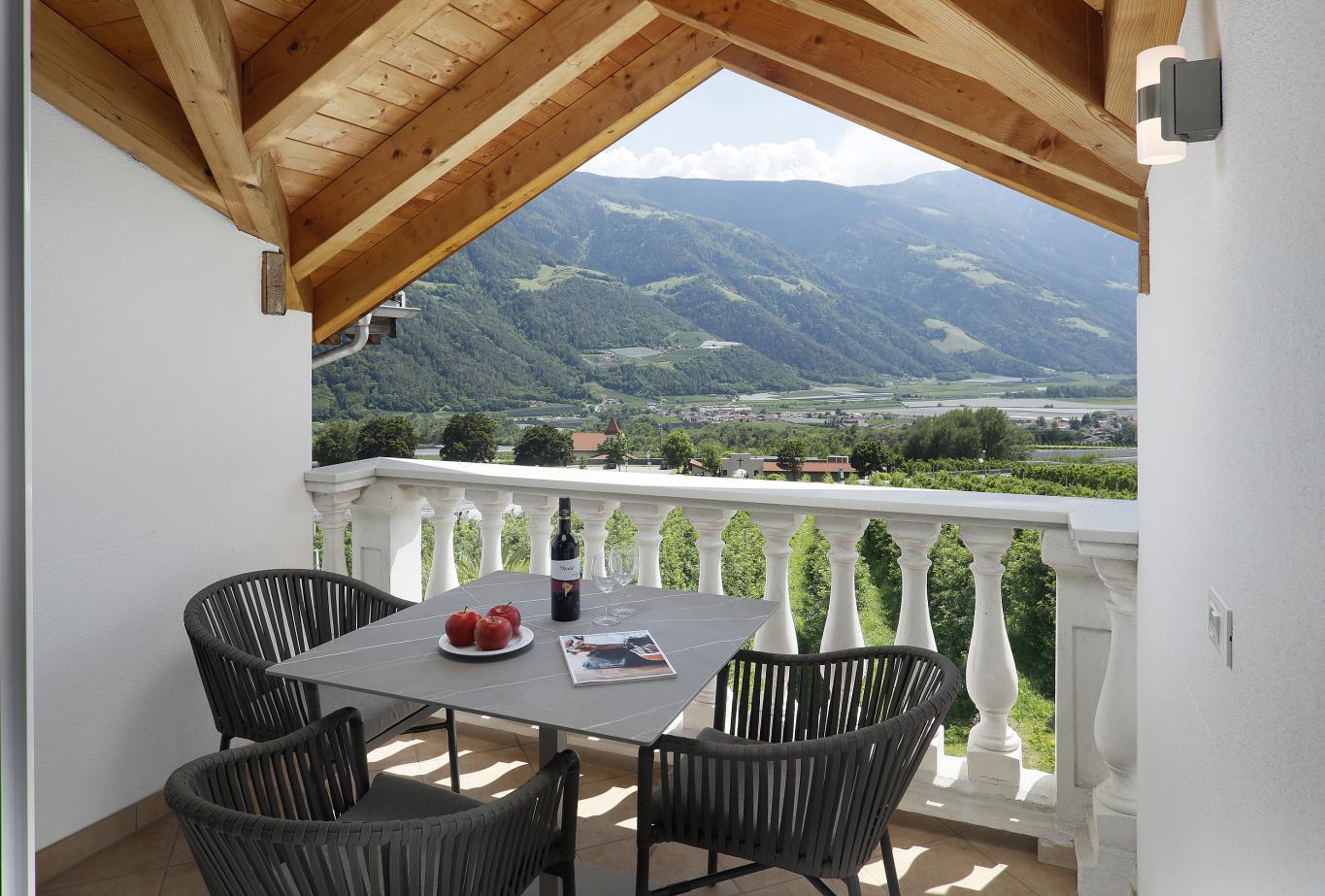 Balkon mit Ausblick - Apartment Sonnenblume